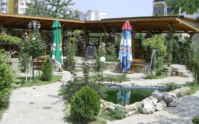 Hotel Fun House