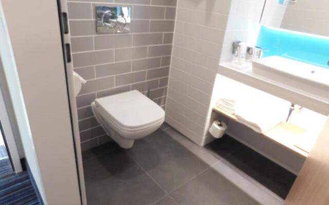 Holiday Inn Express Hamburg South A7 As42