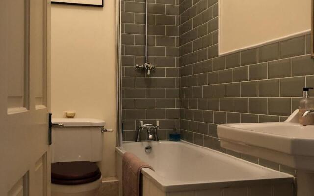 Picton House Hotel