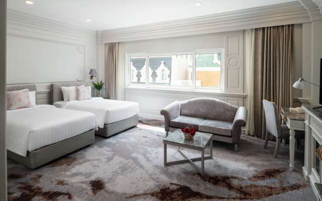 Kingston Suites 