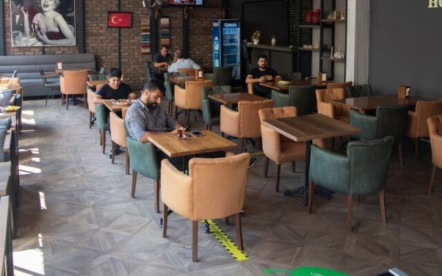 The Hera Suite Hotel