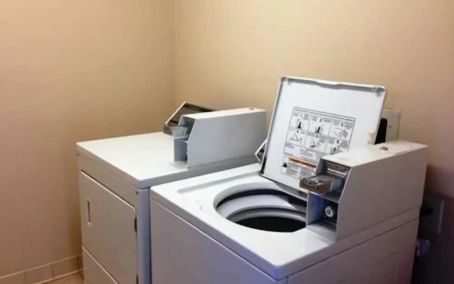 American Inn & Suites - High Point NC