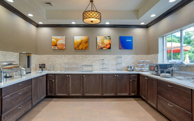 Comfort Suites Alexandria North