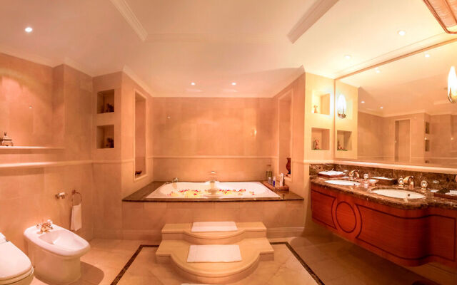 Corniche Hotel Abu Dhabi