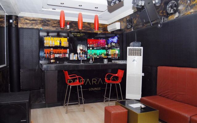 Royal Park Hotel & Suites