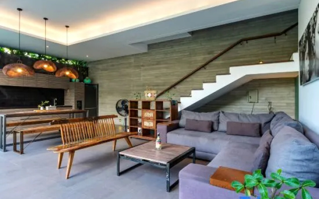 Swan Villa R