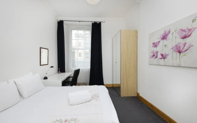 JOIVY Spacious 3 Bed Apartment In The Old Town