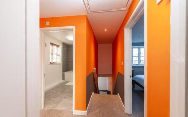 Glastonbury Town Apartment