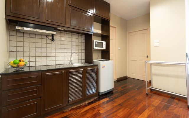 Greenview Ekkamai 10