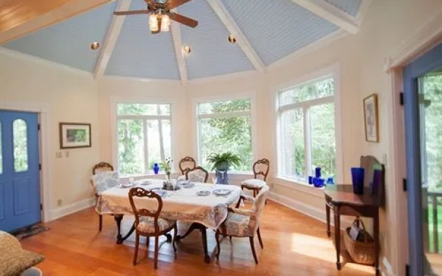 Heron Cove Bed & Breakfast