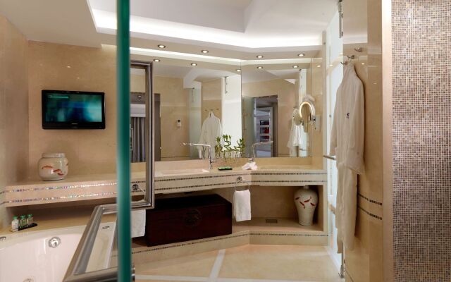 Divani Apollon Palace & Thalasso