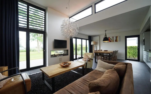 Villa With Roof Terrace Near Veluwemeer