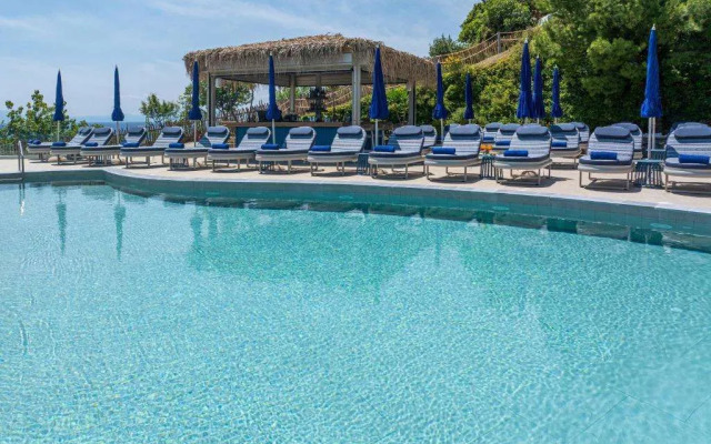 Petra Nera Skiathos
