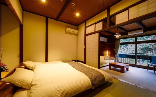 Traditional Onsen Ryokan Izu Yugashima Shirakabe