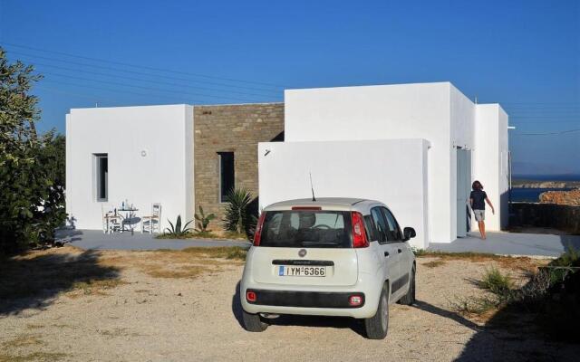 The Hedonist Square cycladic house with sea view