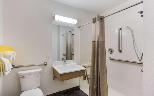 Motel 6 Jacksonville, FL - South