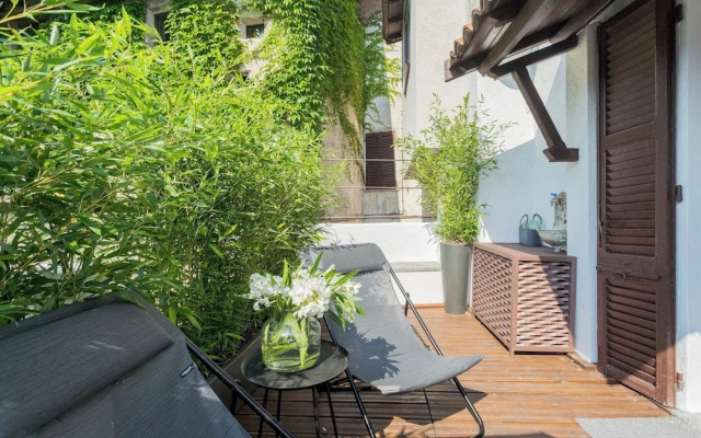 P Terrace by Rent all Como