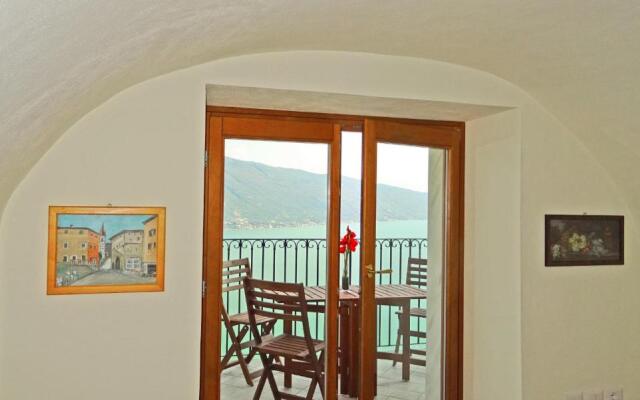 Casa De Pol Exclusive Lake View by Gardadomusmea