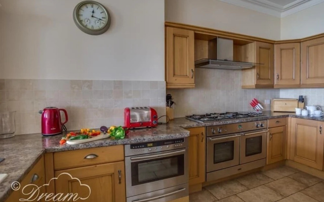 Beach View Apartment 2