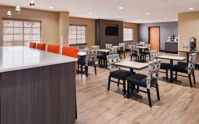 Studio 6 Lenexa, KS - Overland Park