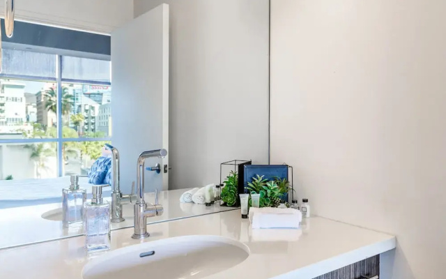 1br Furnished Apartment In Hollywood - Walk Of Fame 1 Bedroom Apts by RedAwning