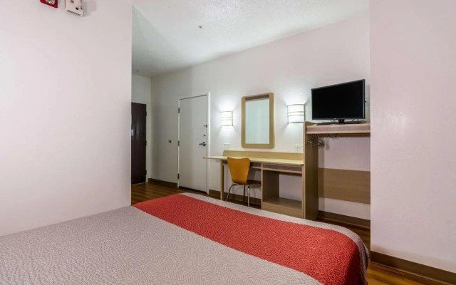 Motel 6 Charlotte 1417
