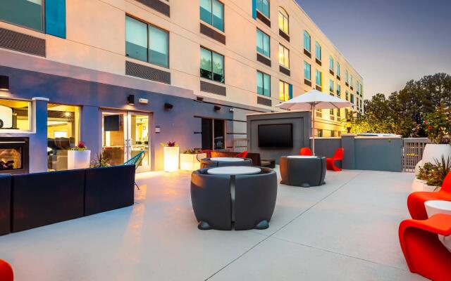 Aloft Columbia Harbison