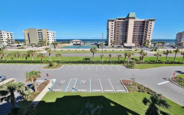 Oceanwalk 18-406 Apartment 2