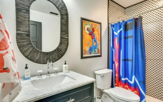 Modern Louisville Apartment w/ Furnished Deck