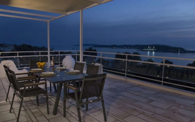 Luxury penthouse with stunning riviera view by GHH