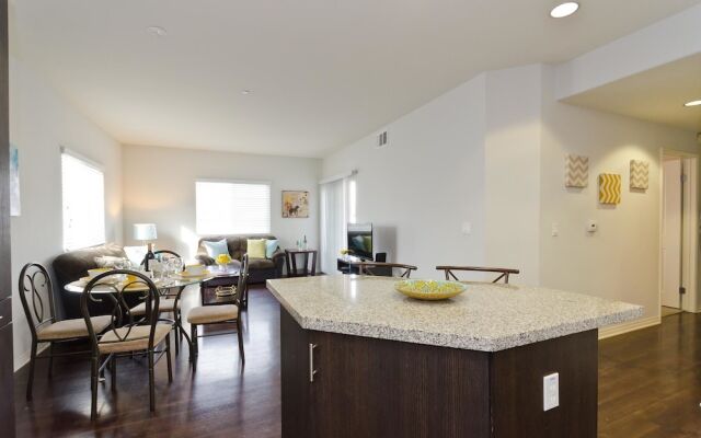 LA008 3 Bedroom Apartment By Senstay