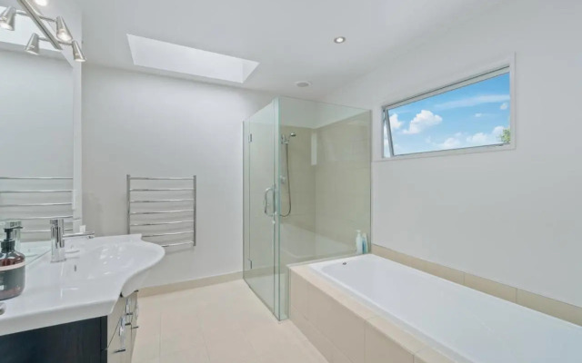 KORU1 - Views on Koru