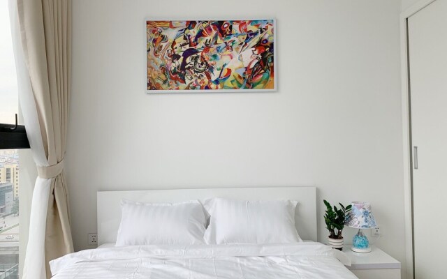 Canh Apartment in Vinhome Skylake