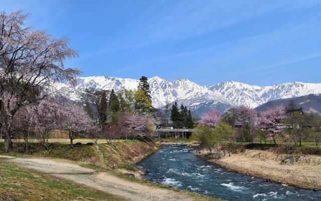 Hotel La Neige Higashikan