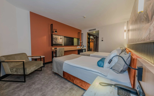 Best Western Plus Khan Hotel