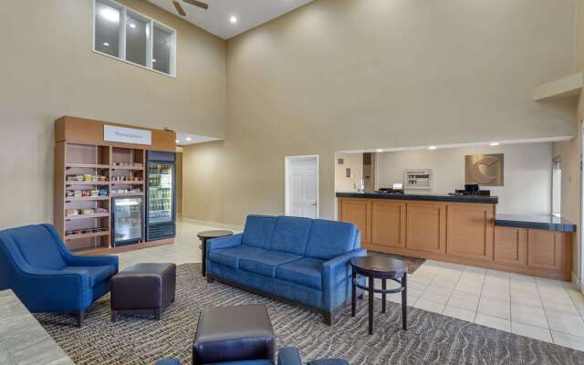 Comfort Suites Normal University area