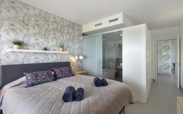 Luxury Apartment With Sea View