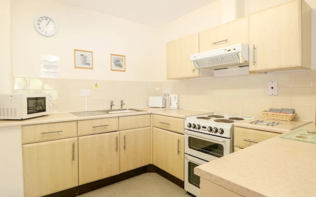 Flat 33 - Marine Court