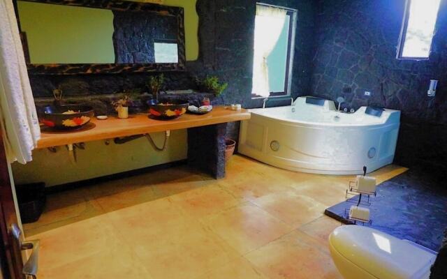 Room With Jacuzzi, Vacation Spa House With Turkish Bath