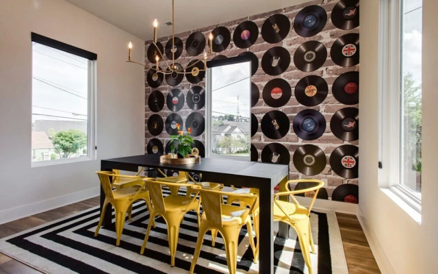 Rock N Roll Huge Space Games