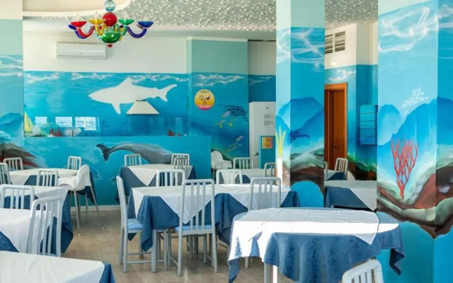 Club Hotel Bikini & Tropicana