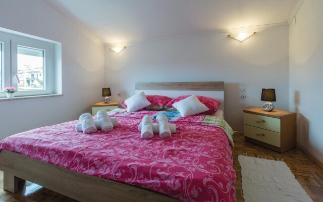 Stunning Apartment in Porec With 2 Bedrooms, Wifi and Outdoor Swimming Pool