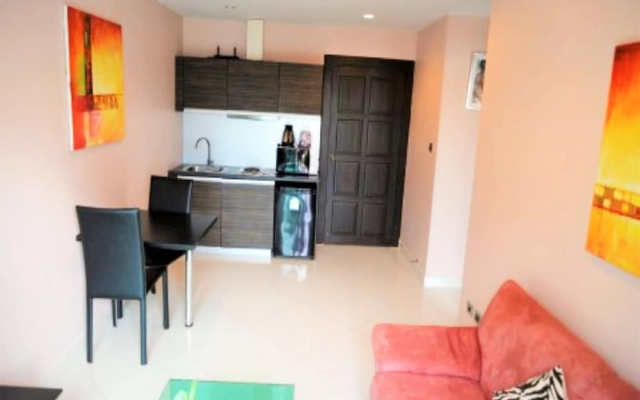 Park Lane Pattaya With Large Lagoon Swimming Pool