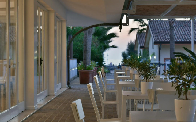 Heracles Village Hotel