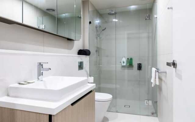 Modern 1 Bedroom Apartment in North Melbourne