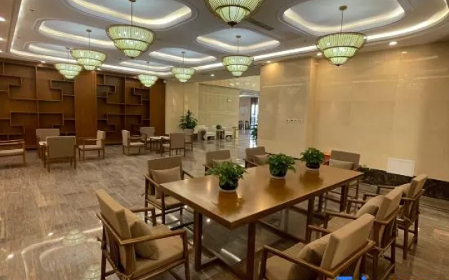 Hutubi Hotel