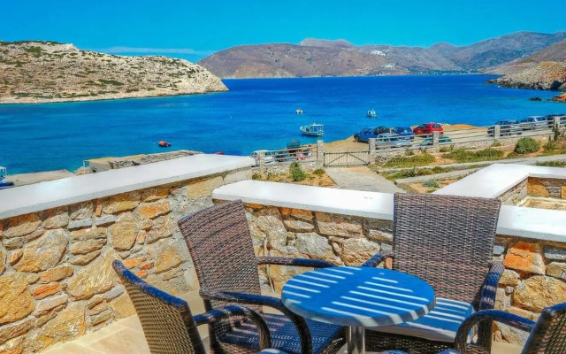 Aqua Petra Hotel