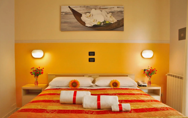 Hotel Monica