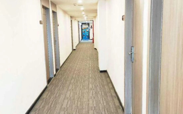 Anshun Qianbai Premium Hotel (Municipal Government Anshun Ancient City Branch)