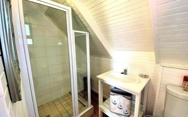 Hummingbird Chalet 23 Houtboschbaai